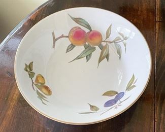 Royal Worcester Fine Porcelain Serving Bowl (Evesham Pattern)
