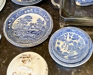Blue Willow / Blue Transferware