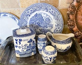Blue Willow / Blue Transferware