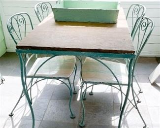 Turquoise / Teal Painted Metal Table with 4 Chairs
