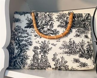 Women's Purses & Handbags 