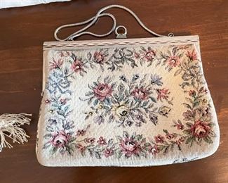 Women's Purses & Handbags