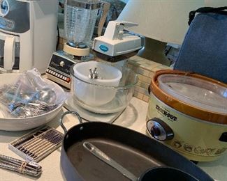 Crock-Pot, Sunbeam Mixer, ...