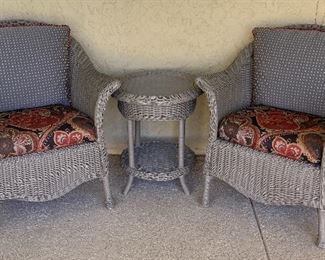 Wicker Patio Furniture: 4 Chairs, Ottoman and Side Table