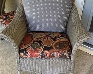 Wicker Patio Furniture: 4 Chairs, Ottoman and Side Table