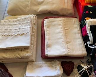 Vintage Linens Asst