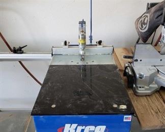 102	

Kreg Pocket Hole Machine
Measures Approx: 14" x 23" x 7" Bench Not Included