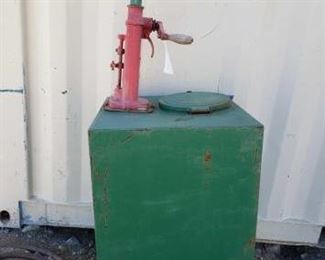 310	

Bennet Corps Lubester
Bennet Pump Corps Lubester measures approx 22"x59"x 22"