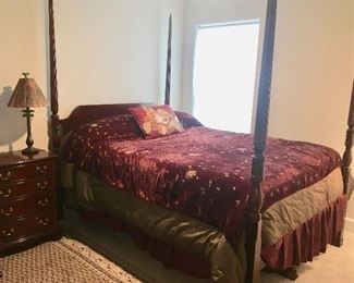 Queen Size 4 Poster Bed 