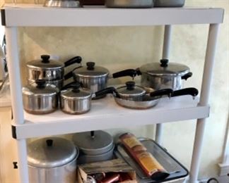 Set of Revere ware pots/pans 