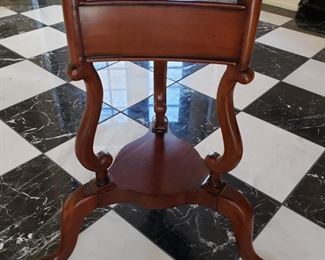 Clover-shape table - 26" wide from leaf to leaf and 27" tall