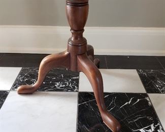 Simple round side table - 28" high x 20" diameter