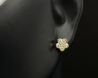 Brand new, never worn! Upscale, fine 1/4 carat diamond stud earrings in 14k yellow gold.