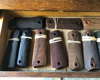MORE1911 GRIPS