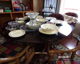 dining table, round glass w bamboo base & 4 chairs