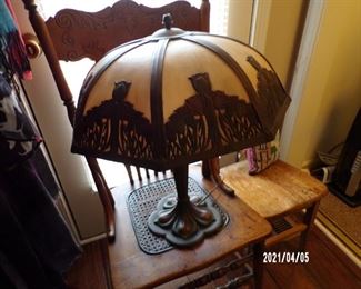 vintage lamp but needs repair
