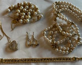 $10.00..................Costume Jewelry (C202)