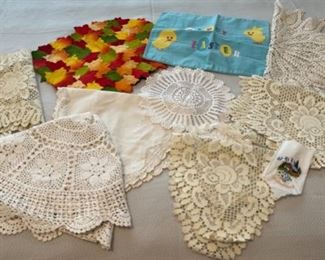 CLEARANCE ! $3.00 NOW, WAS $12.00.....................Misc Linens and Doilies (C169)