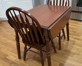 REDUCED! $112.50 NOW, WAS $150.00..............Kitchen Table & 2 Chairs 36" x 24", 29" tall knock down leaves (C154)