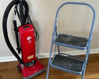 CLEARANCE ! $5.00 NOW, WAS $20.00..................Dirt Devil Vacuum and Stepping Stool (C137)