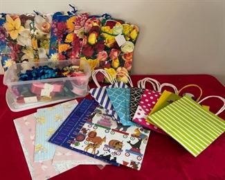 CLEARANCE ! $2.00 NOW, WAS $8.00.............Lot of Gift Bags (C129)