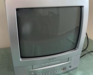 REDUCED! $11.25 NOW, WAS $15.00.......................Toshiba VHS/TV (C103)