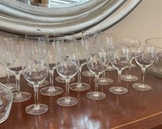 CLEARANCE ! $10.00 NOW, WAS $30.00.................20 Piece Etched Glassware Set (C076)