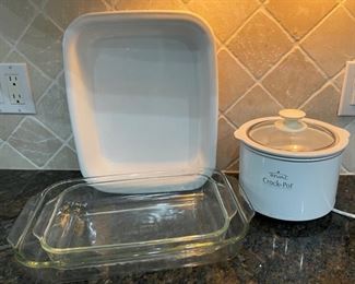 REDUCED! $9.00 NOW, WAS $12.00...................Kitchenware (C054)