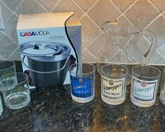 HALF OFF! $5.00 NOW, WAS $10.00....................Glassware (C045)