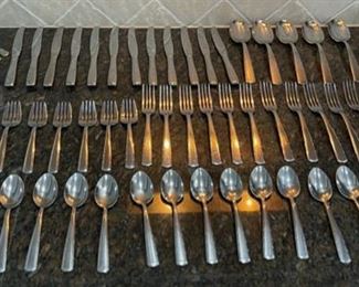 CLEARANCE ! $12.00 NOW, WAS $50.00......................Stainless Silverware Set (C043)