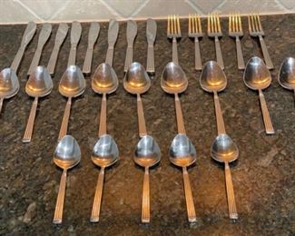 REDUCED! $9.00 NOW, WAS $12.00...................Stainless Silverware (C032)