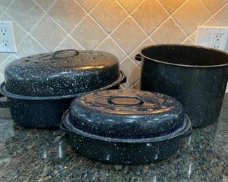 CLEARANCE ! $3.00 NOW, WAS $10.00...............Roaster Pan Set (C028)