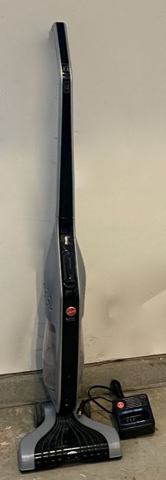 $16.00....................Small Hoover Battery Chargeable Vacuum works good (C013)