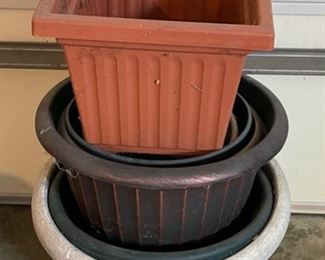 HALF OFF! $6.00 NOW, WAS $12.00.................Plastic Flower Pots (C005)