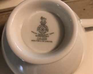 Royal Doulton Miramont 12 Place Setting Dinnerware