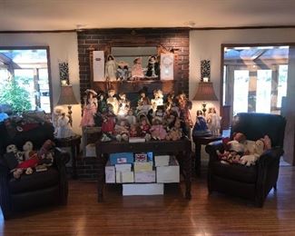 Items Located In The Family Room