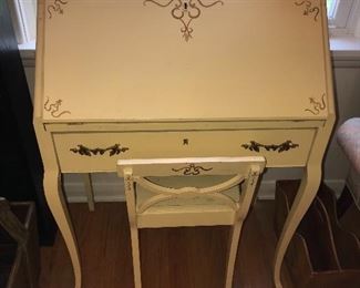 Items Located In The 2nd Bedroom