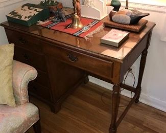 Items Located In The 2nd Bedroom