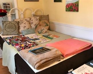 Items Located In The 2nd Bedroom