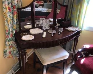 Items Located In The 4th Bedroom ( Master)