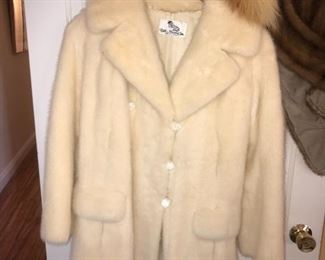 Items Located In The 4th Bedroom ( Master)