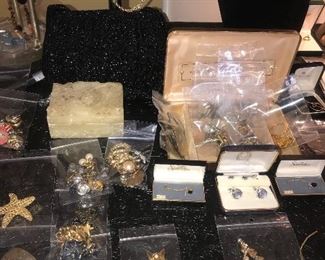 Items Located In The 4th Bedroom ( Master)