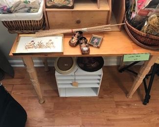 Items Located In 5th Bedroom (Craft Room)