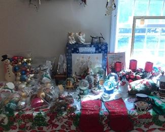 Items Located In 6th Bedroom ( Holiday Room)