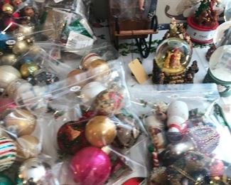 Items Located In 6th Bedroom ( Holiday Room)