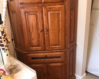 Items Located In 6th Bedroom ( Holiday Room)