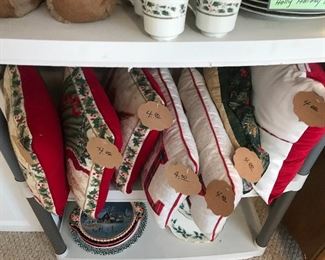 Items Located In 6th Bedroom ( Holiday Room)