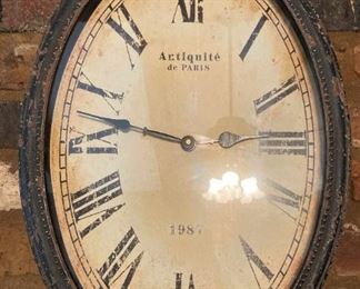 "Antiquite of Paris" clock