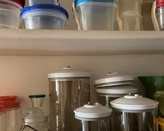 Canisters and plastic containers 