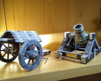 
Leonardo da Vinci diecast invention models.